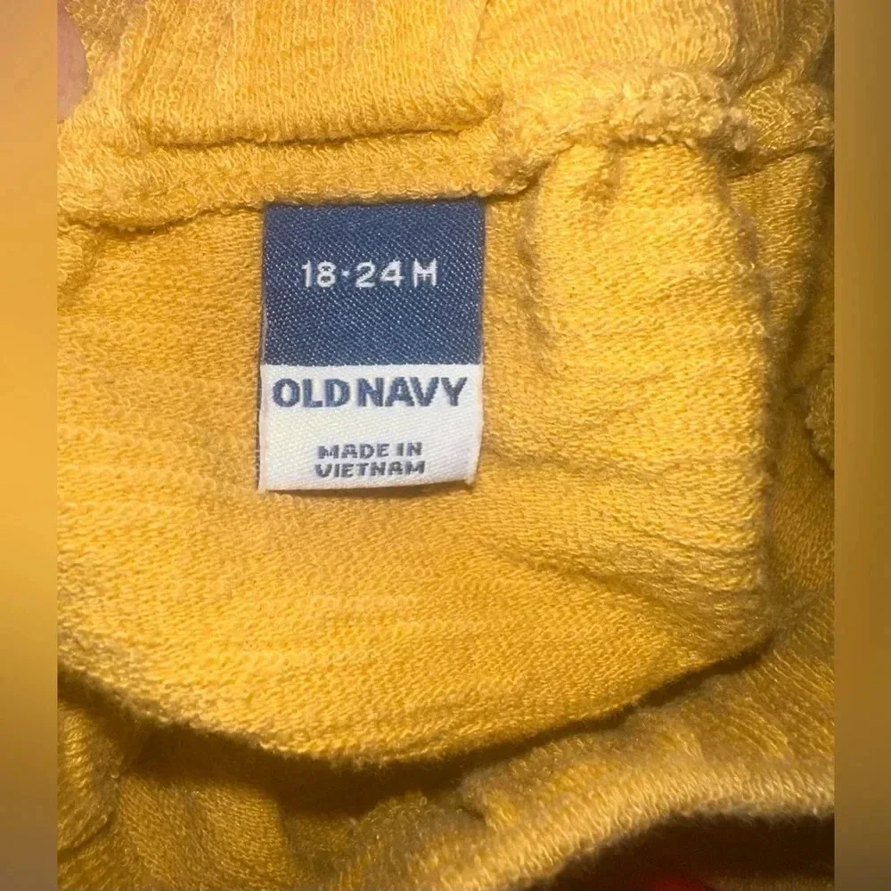 2 sets of Old Navy shorts sets. Size 18-24m